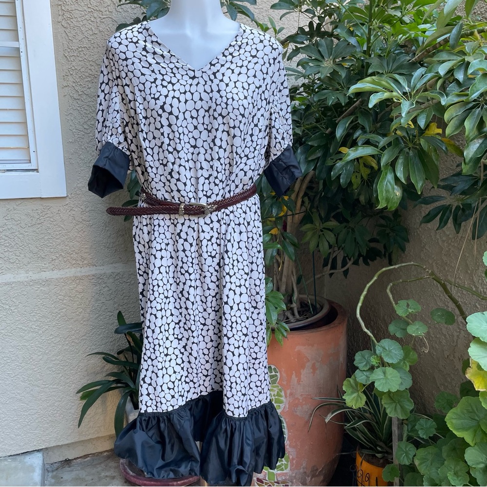 Vintage 70’s black/white handmade silk dress